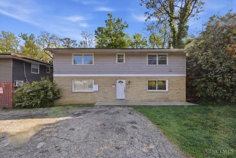 Multifamily For Sale - 122 Clinton Springs Avenue<br/> Hamilton County, Cincinnati, OH 45217