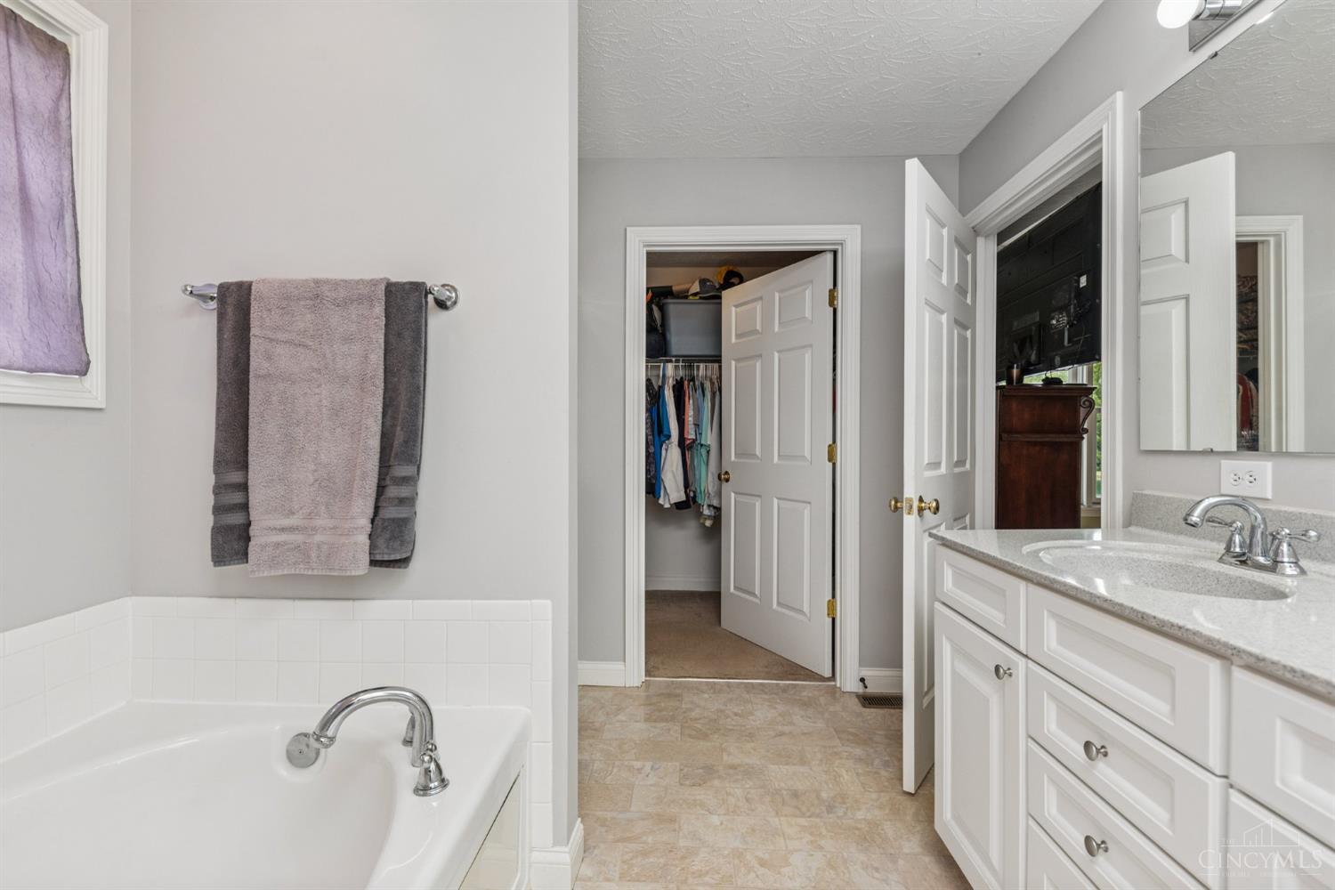 5246 Smokey Road, Williamsburg, Ohio image 21