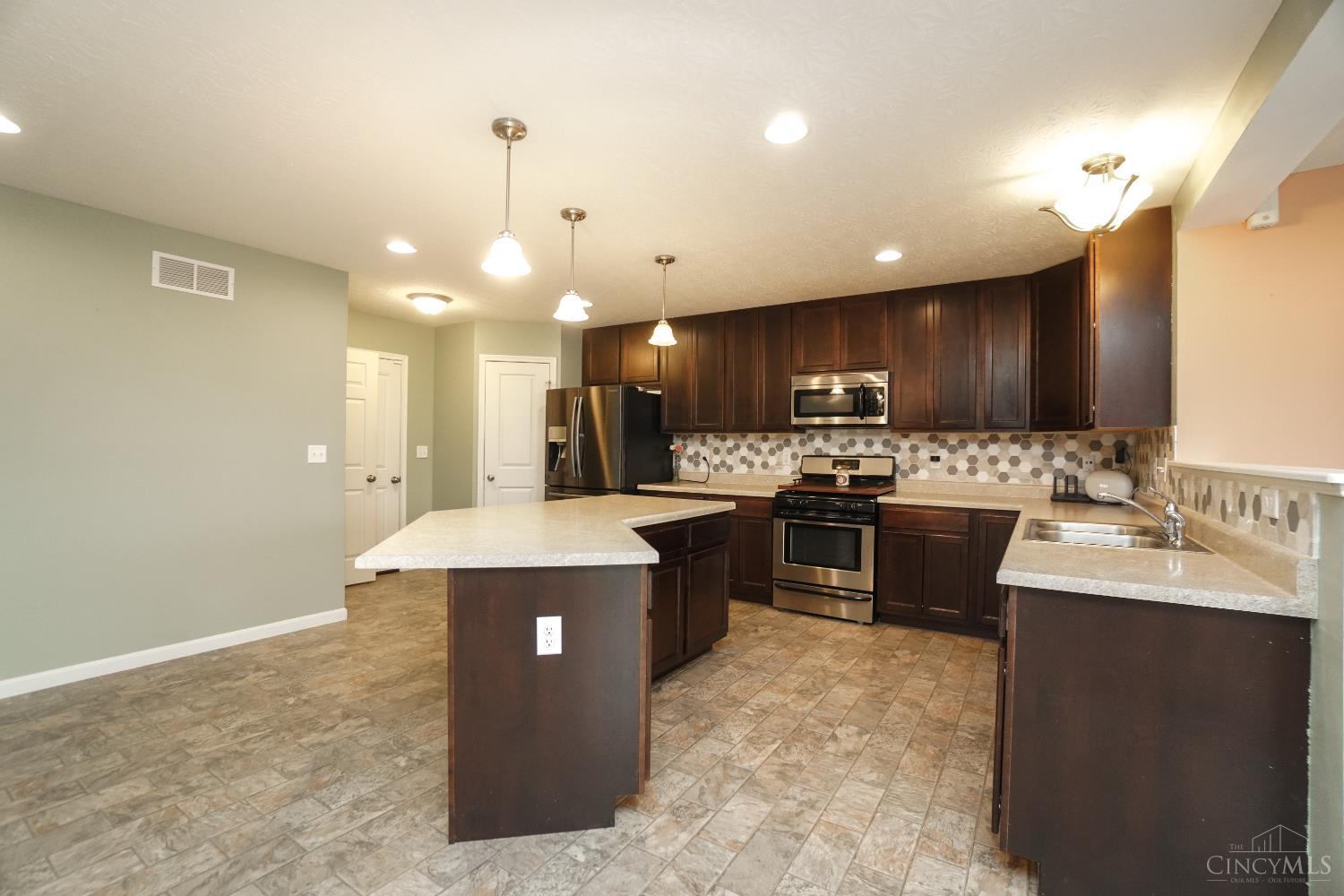 807 Morgan Drive, Monroe, Ohio image 11