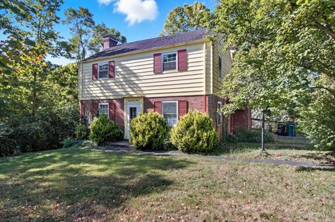 Photo of 3401 Ferncroft Drive, Cincinnati, OH 45211 (MLS # 1855286)