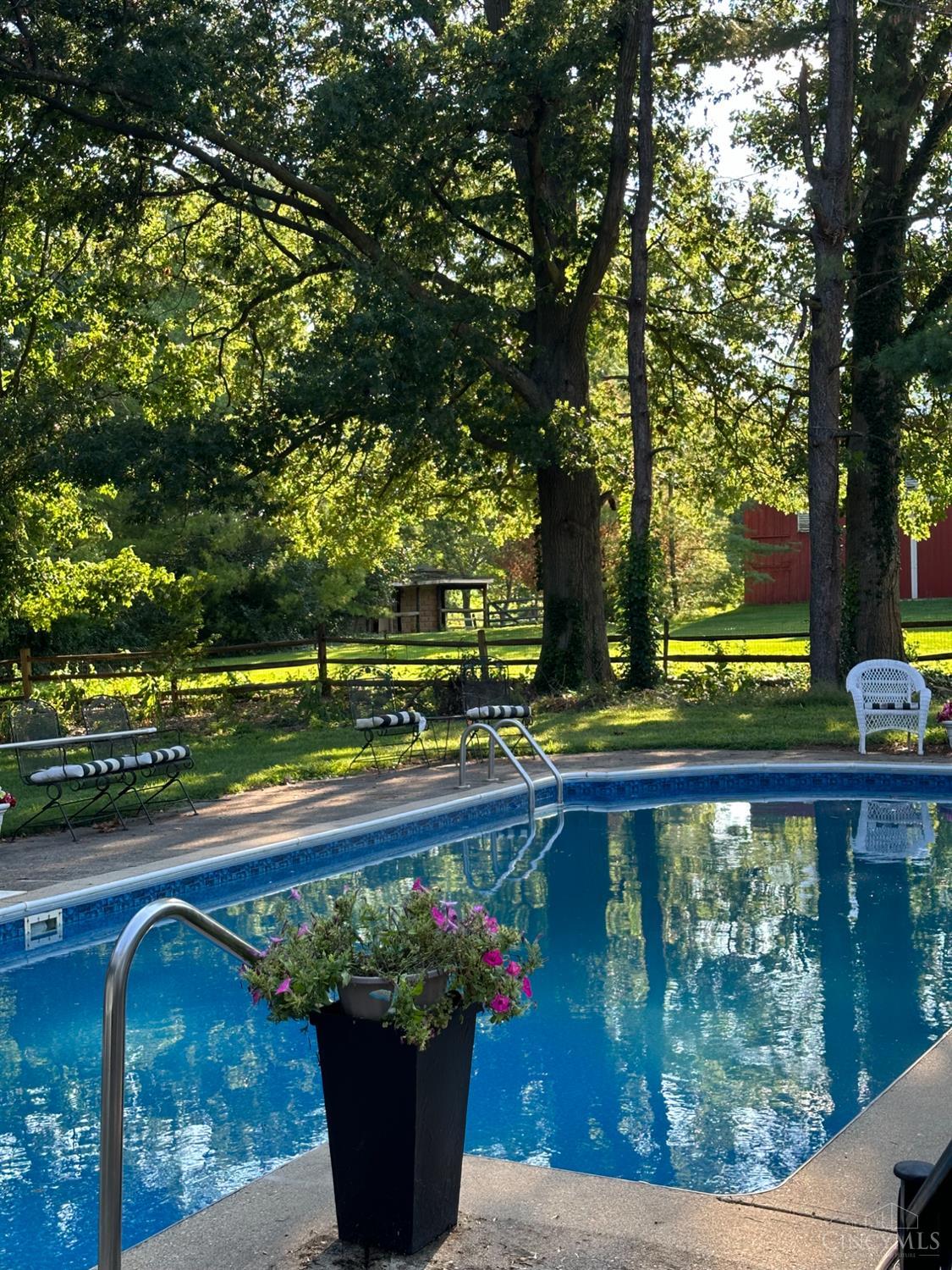 6243 S Dixie Highway