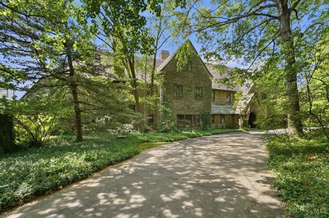 Photo of 4 Grandin Lane, Cincinnati, OH 45208 (MLS # 1877003)
