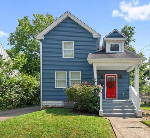 Photo of 6325 Desmond St St, Cincinnati, OH 45227 (MLS # 1861824)