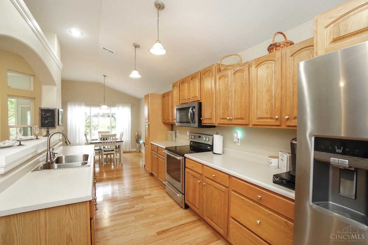 4209 Avalon Court, Batavia, Ohio image 16