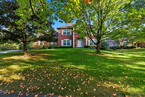 Photo of 2 Clarke Court, Glendale, OH 45246 (MLS # 1871550)