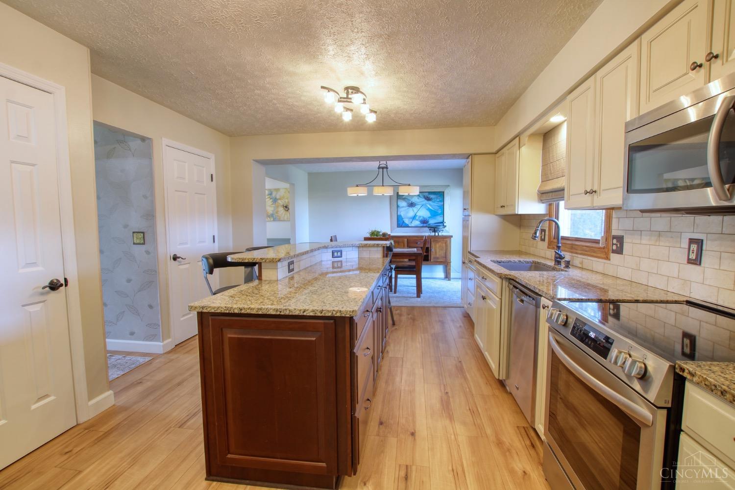 233 N Curry Road, Union Twp, Ohio image 12