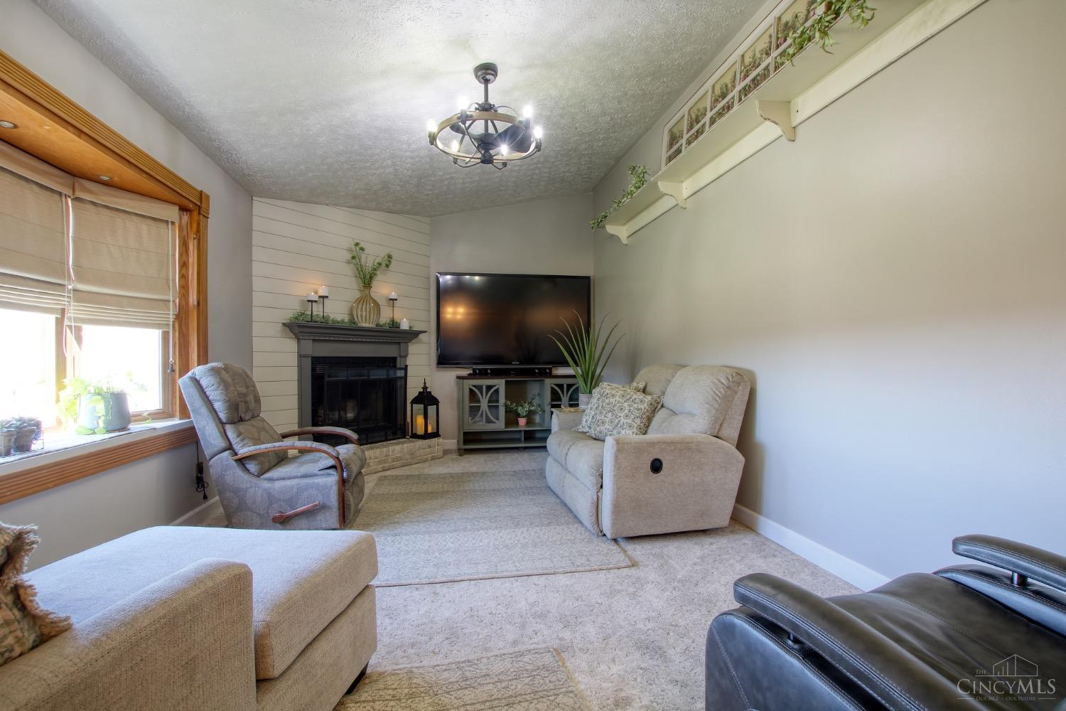 233 N Curry Road, Union Twp, Ohio image 13