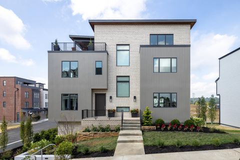 Photo of 2920 Three Oaks Lane #Lt 25, Cincinnati, OH 45209 (MLS # 1856808)