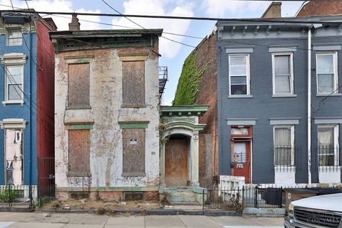 Photo of 532 York Street, Cincinnati, OH 45214 (MLS # 1856069)