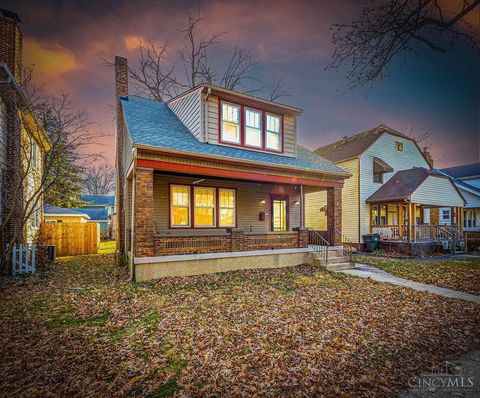 Photo of 324 Sherman Avenue, Hamilton, OH 45013 (MLS # 1866533)