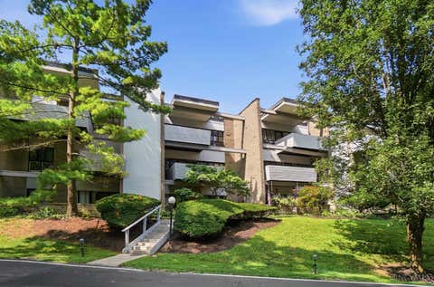 Condo For Sale - 399 W Galbraith Road #109<br/> Cincinnati, OH 45215