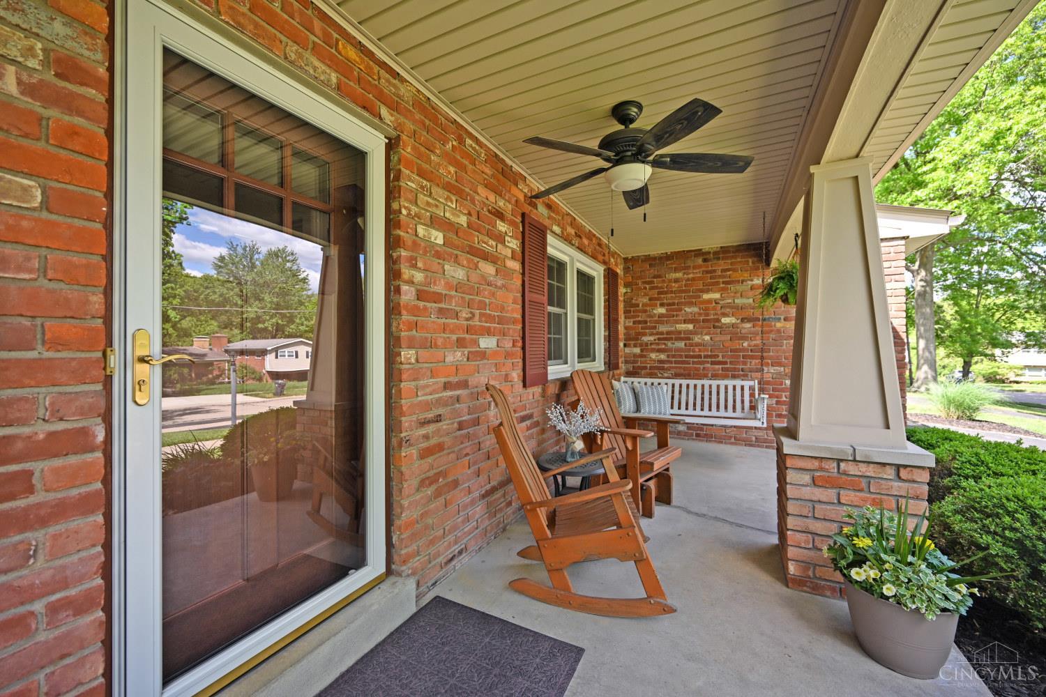 6847 Meadowdale Circle