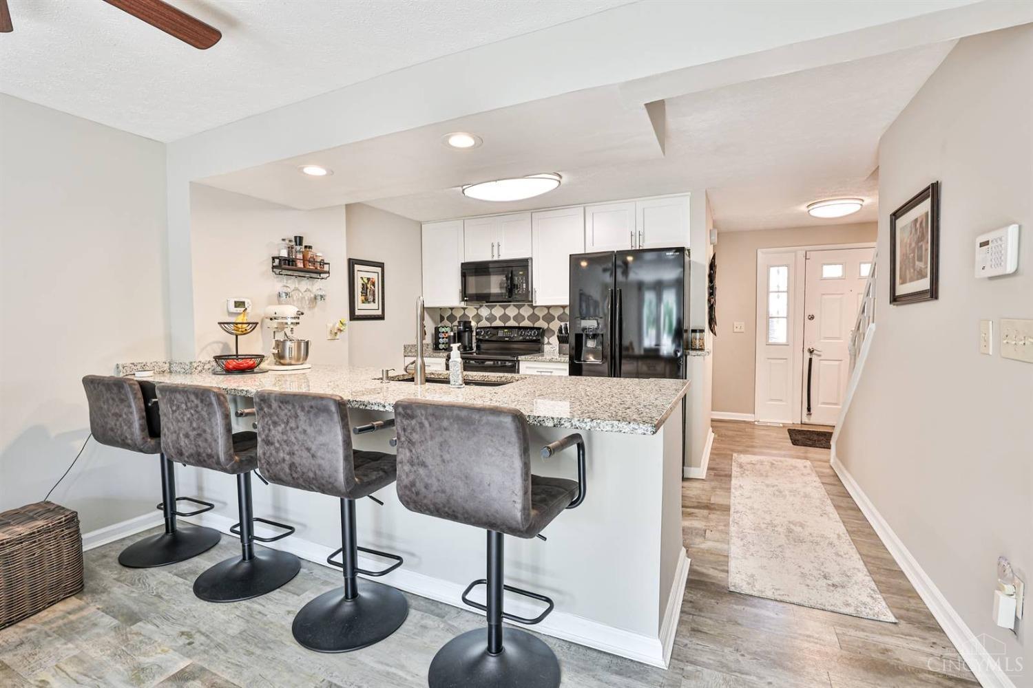 8033 Mill Creek Circle, West Chester, Ohio image 8