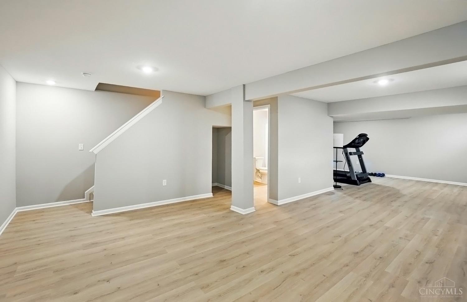 Franklin Twp, Ohio 45005, United States, 4 Bedrooms Bedrooms, ,4 BathroomsBathrooms,Residential,Pending,110753