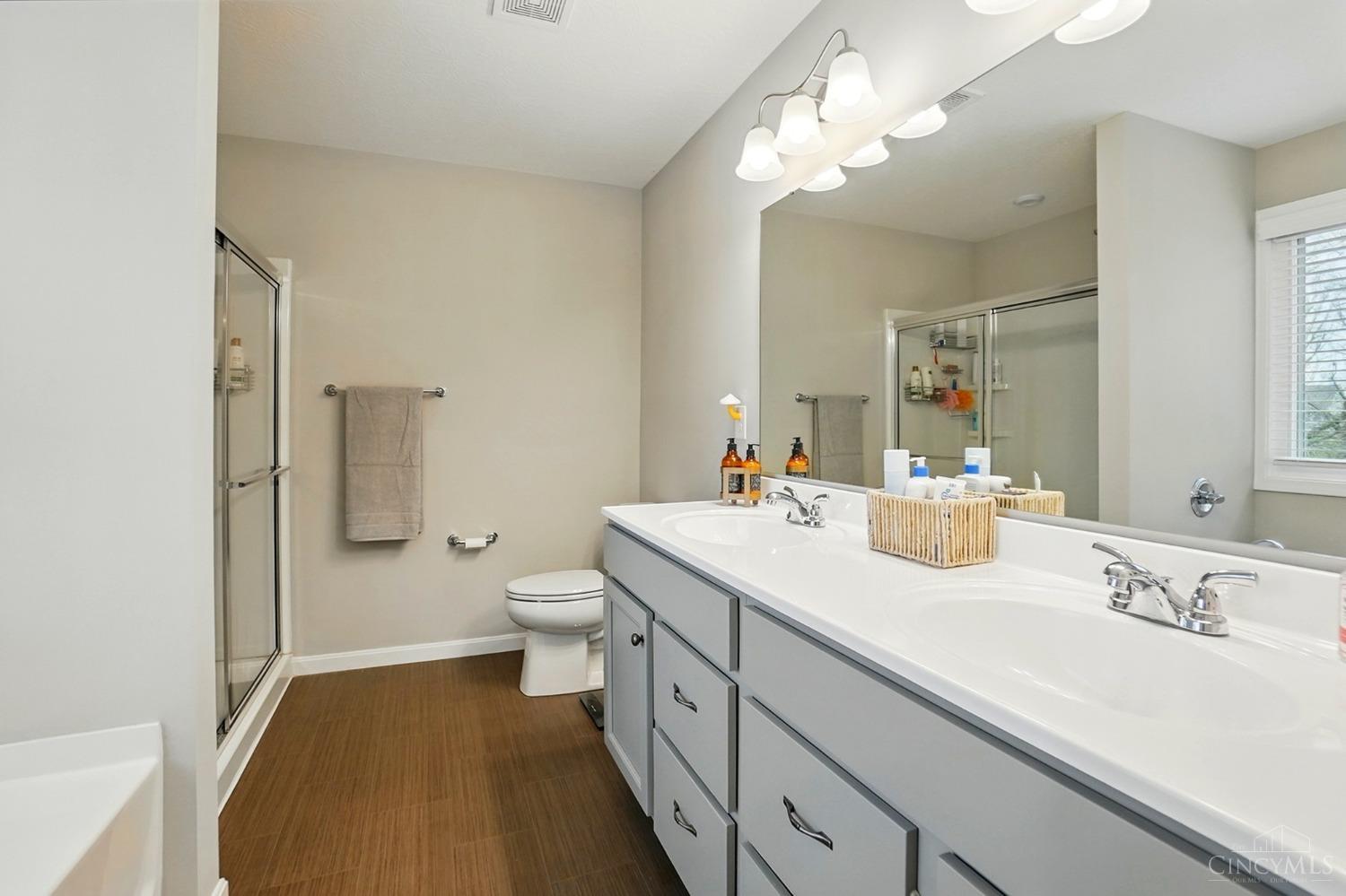 Franklin Twp, Ohio 45005, United States, 4 Bedrooms Bedrooms, ,4 BathroomsBathrooms,Residential,Pending,110753