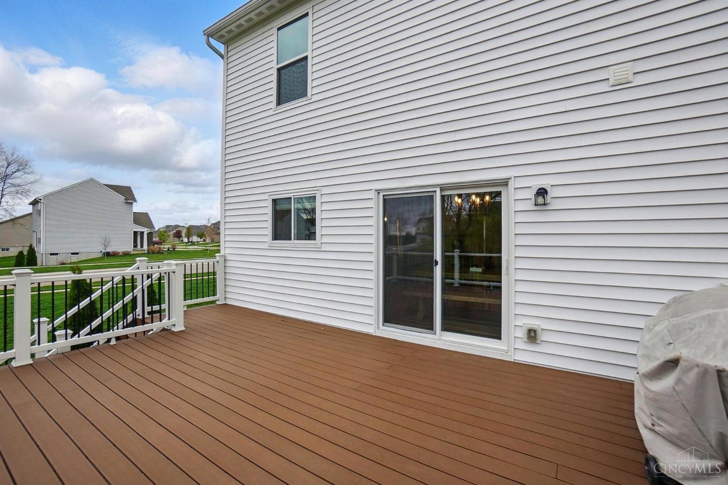 Franklin Twp, Ohio 45005, United States, 4 Bedrooms Bedrooms, ,4 BathroomsBathrooms,Residential,Pending,110753