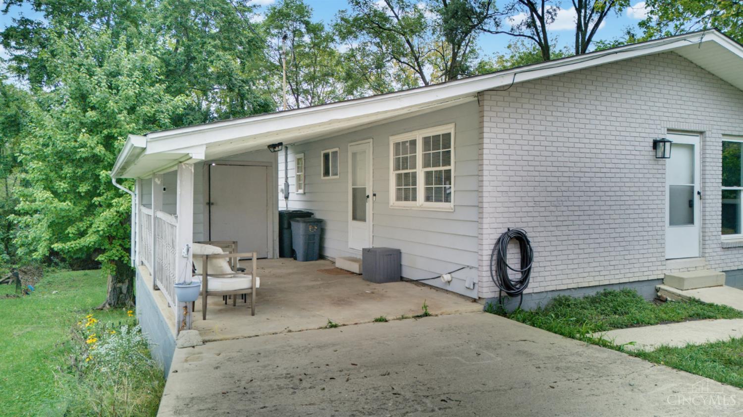 230 W Fancy Street