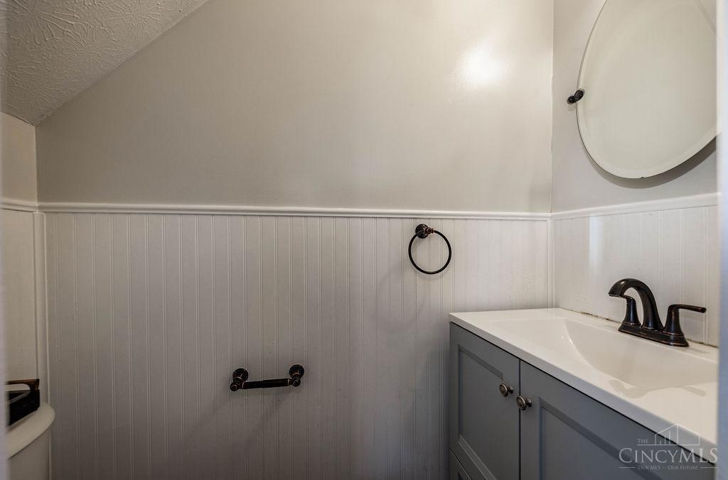 16 Woodsview Lane #16, Sharonville, Ohio image 15