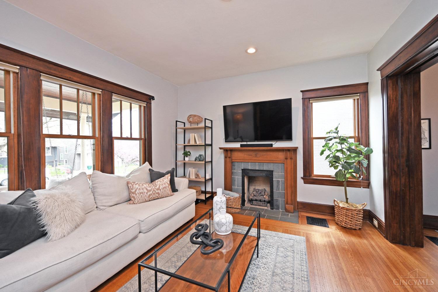 3573 St Charles Place, Cincinnati, Ohio image 6