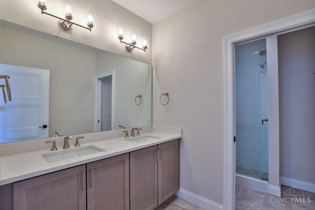 5044 Arabella Circle, Blue Ash, Ohio image 21