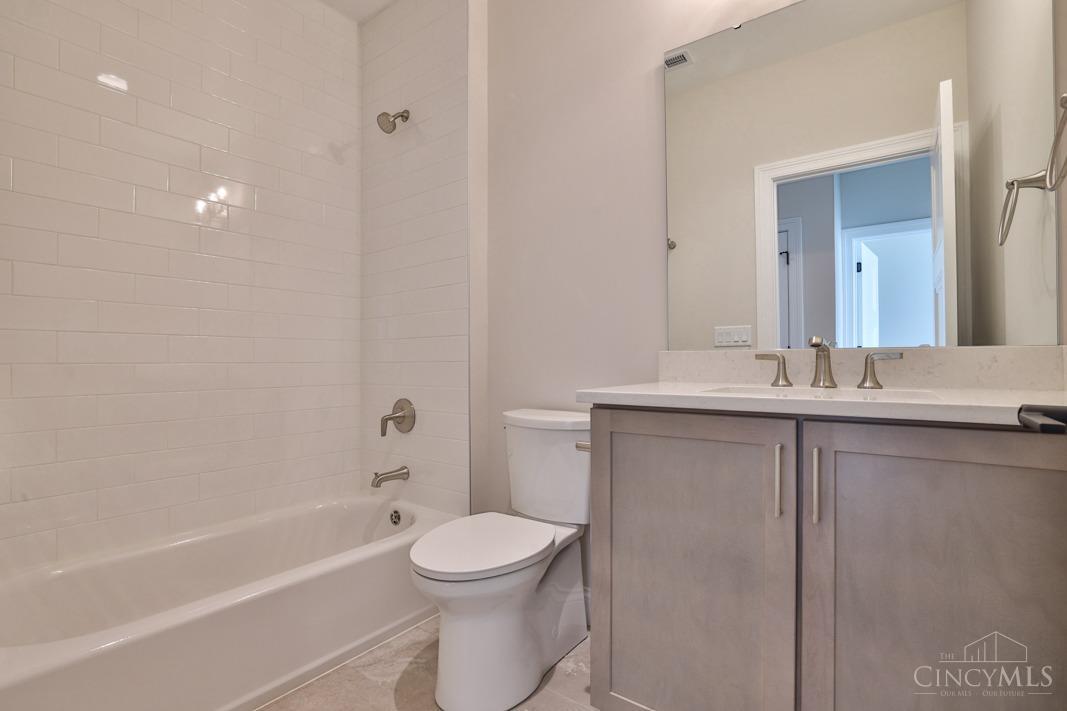 5044 Arabella Circle, Blue Ash, Ohio image 16
