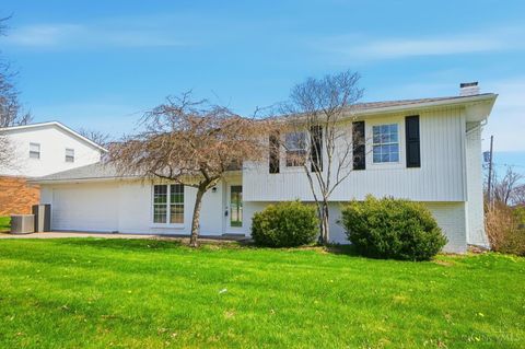 Photo of 6 Fairborn Court, Hamilton, OH 45013 (MLS # 1873223)