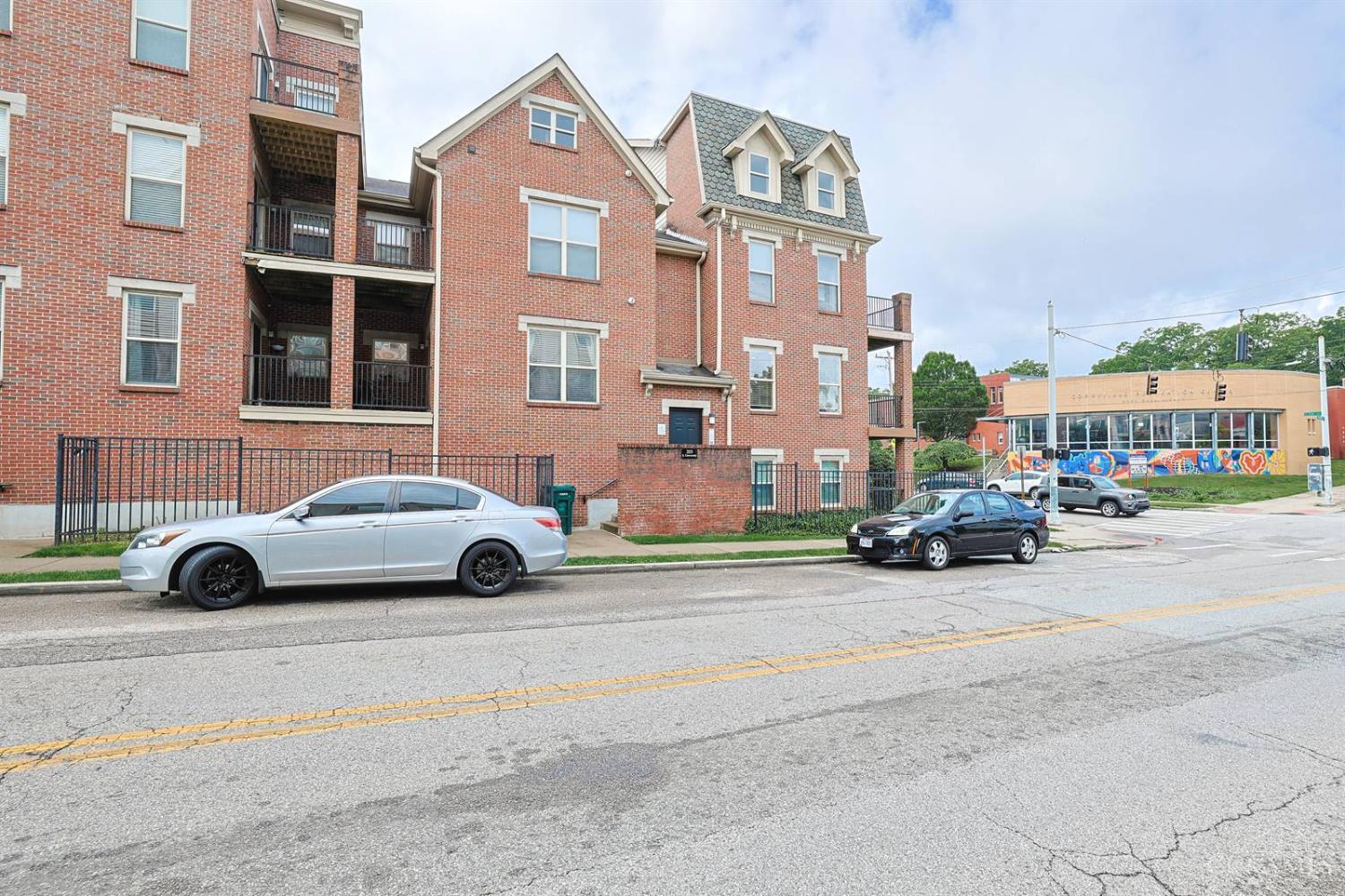 203 E University Avenue 2A