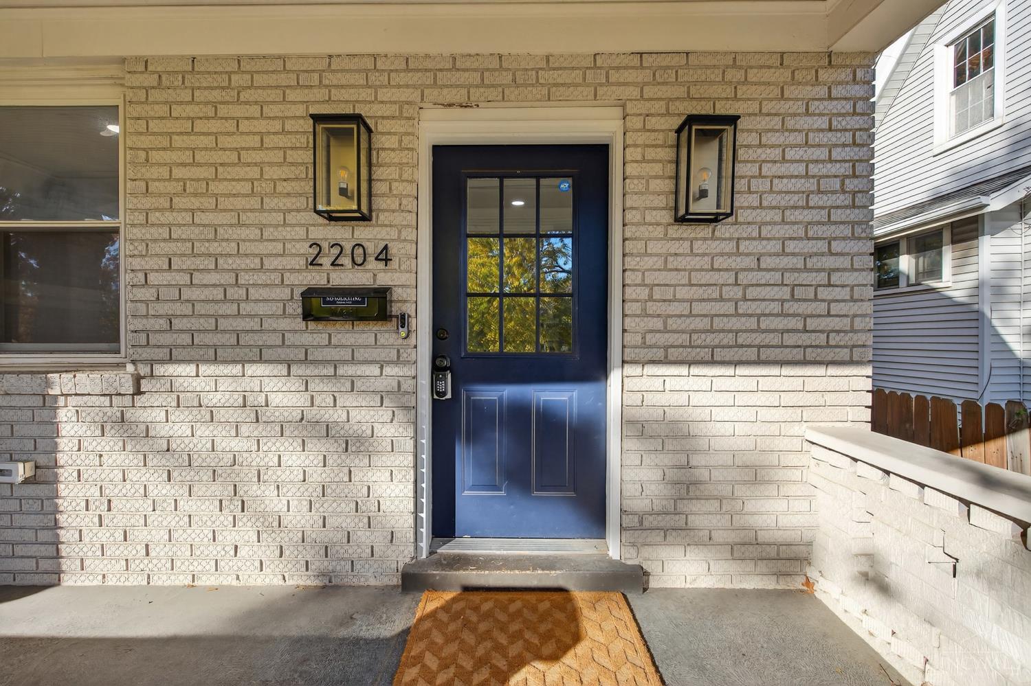 2204 Cathedral Avenue