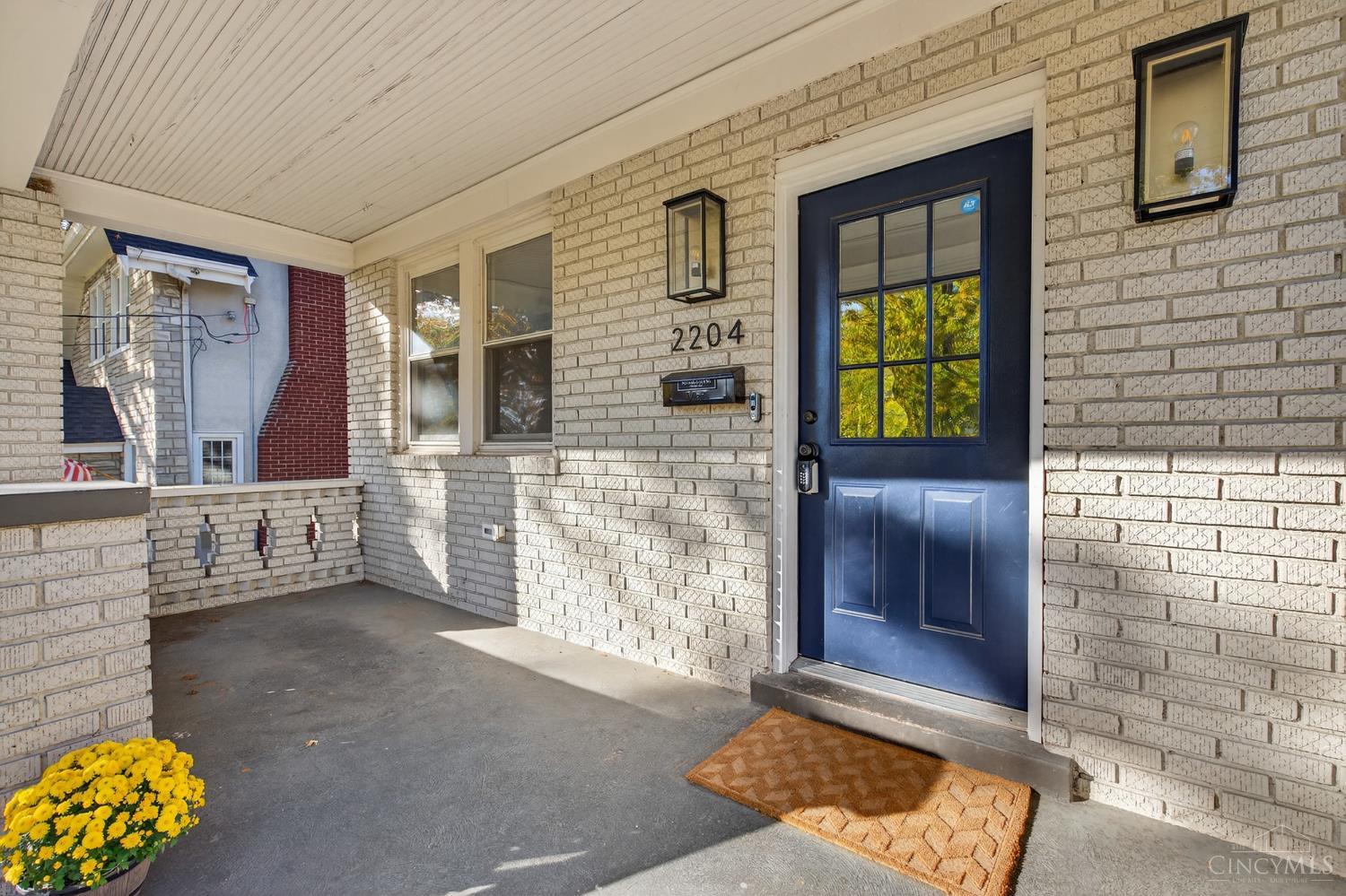 2204 Cathedral Avenue