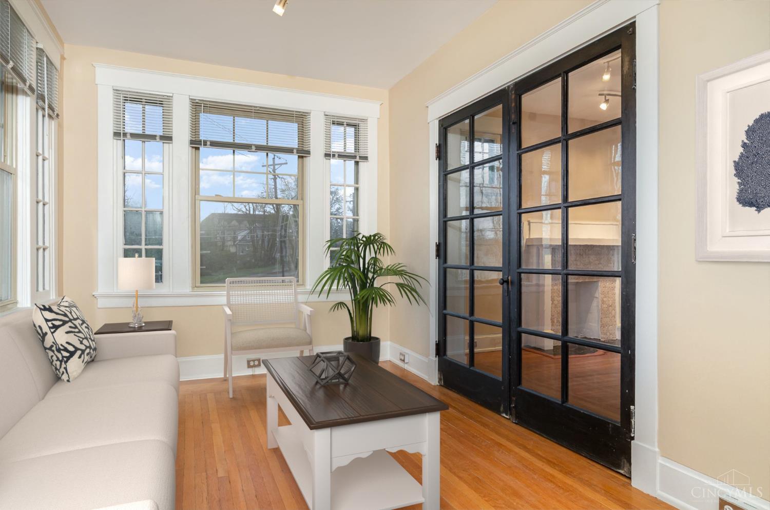 5248 Montgomery Rd