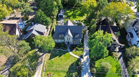 Photo of 3059 Lischer Avenue, Cincinnati, OH 45211 (MLS # 1867086)