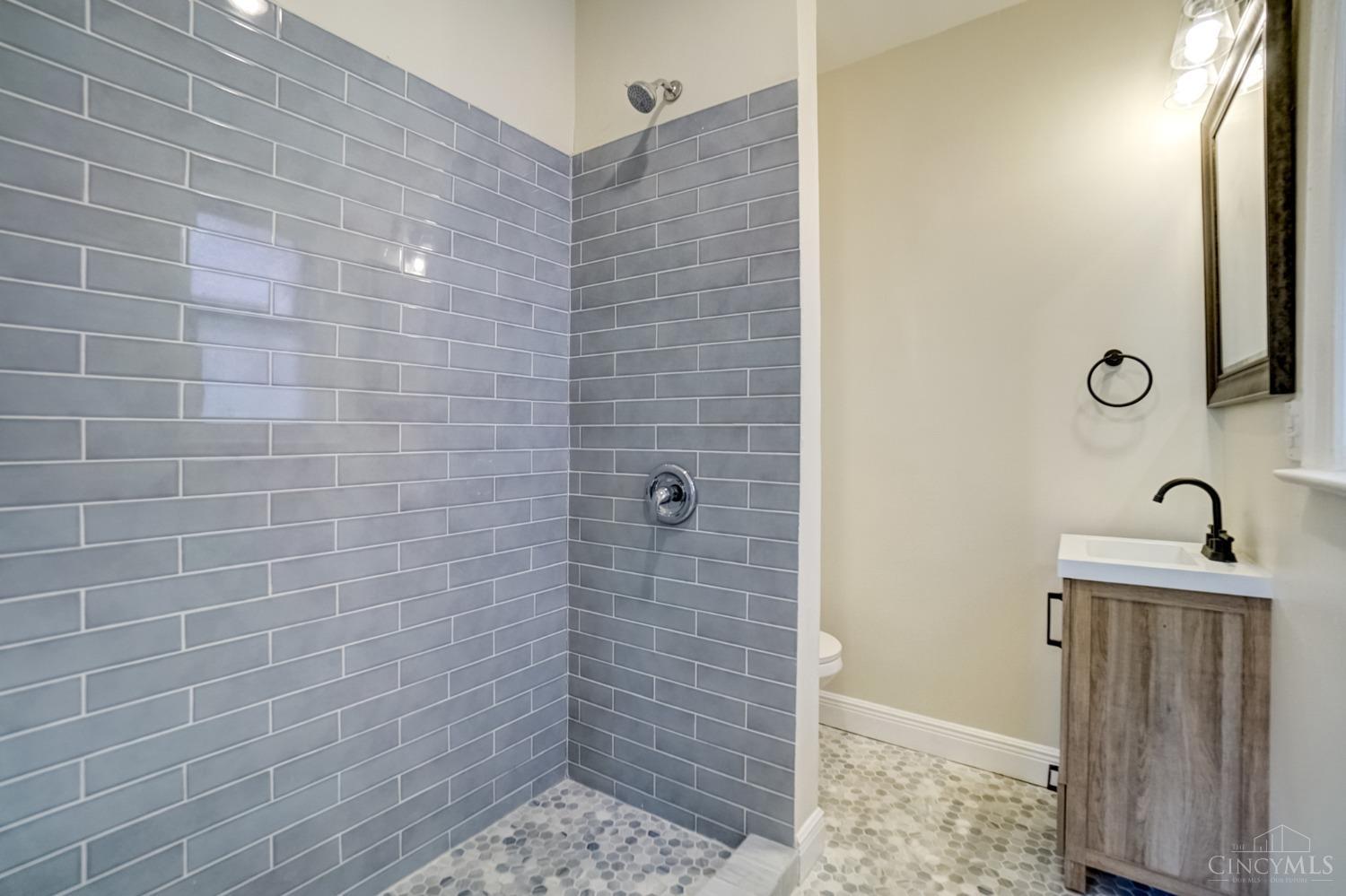 3819 Edge Hill Place, Cincinnati, Ohio image 21