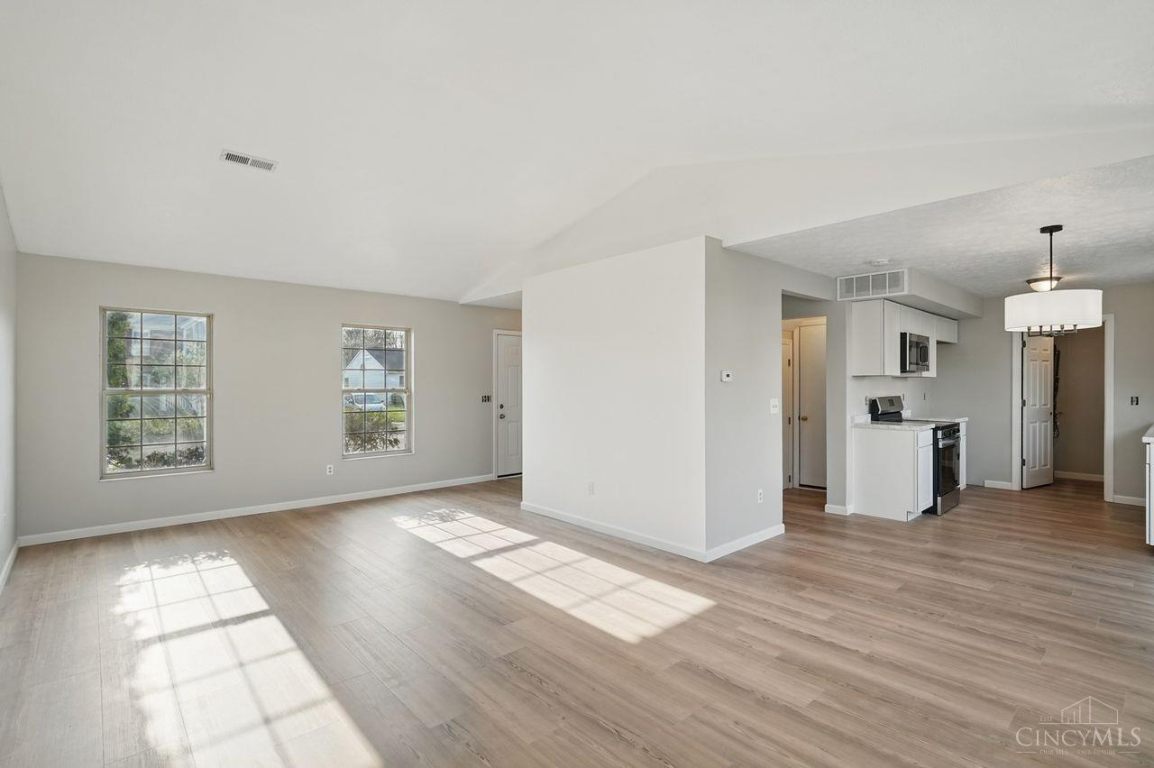 9415 Deer Walk Court, West Chester, Ohio image 9