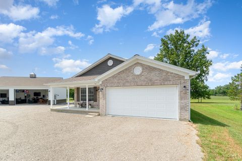 Photo of 118 Tupelo Drive, Franklin Township, OH 45171 (MLS # 1861080)