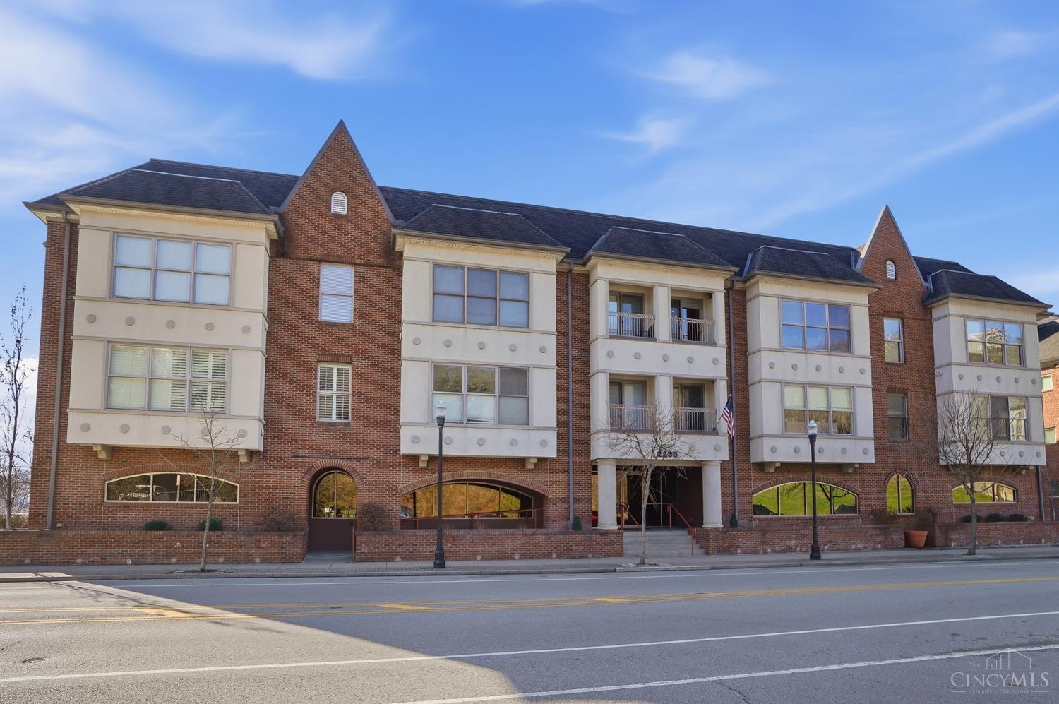 2235 Riverside Drive 306