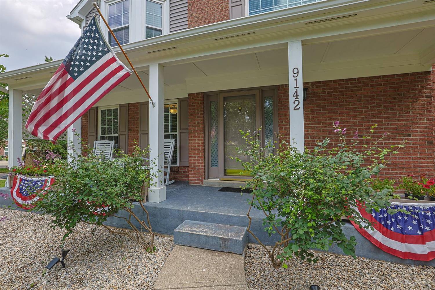 9142 Knightsridge Lane