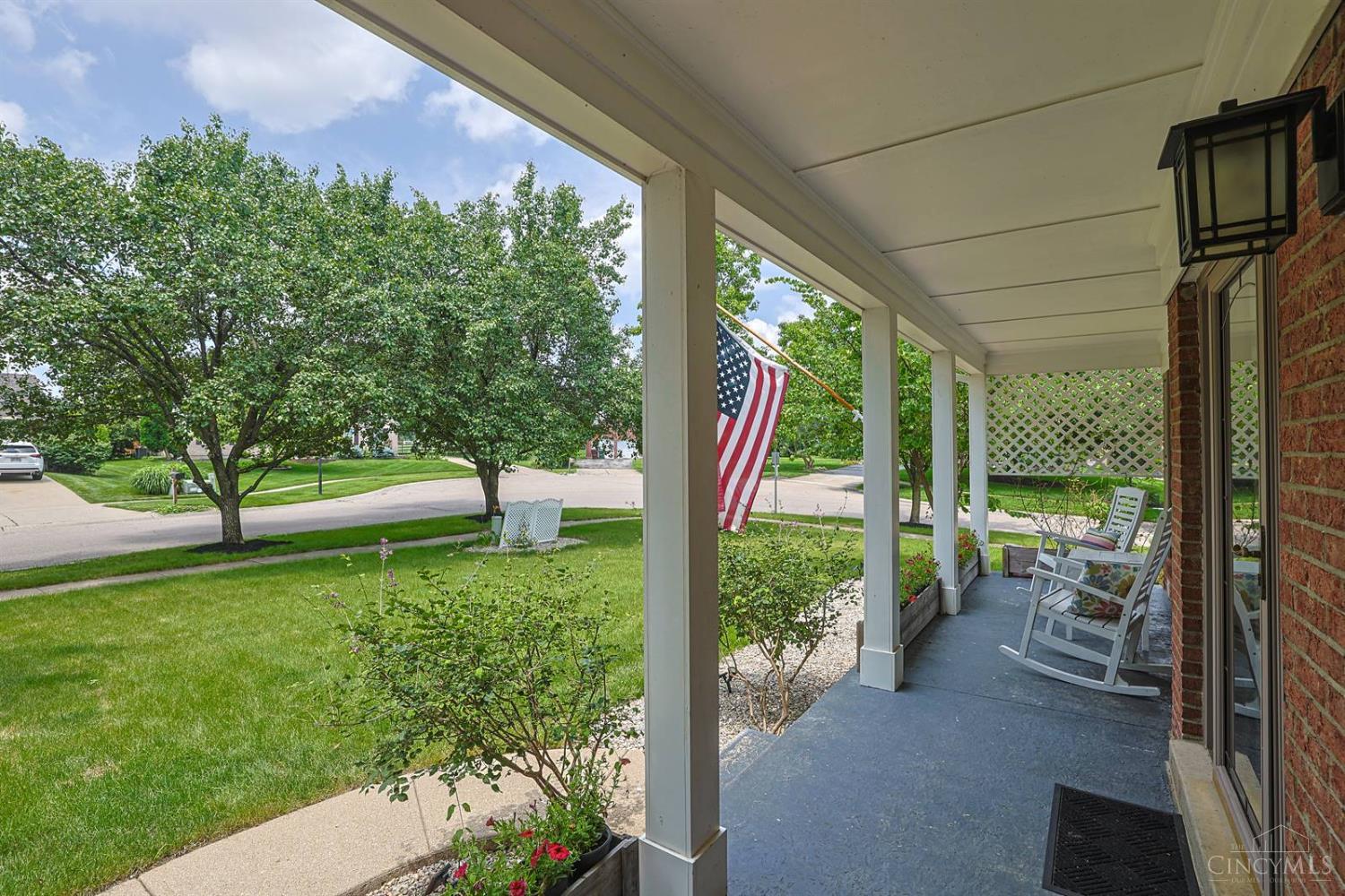 9142 Knightsridge Lane