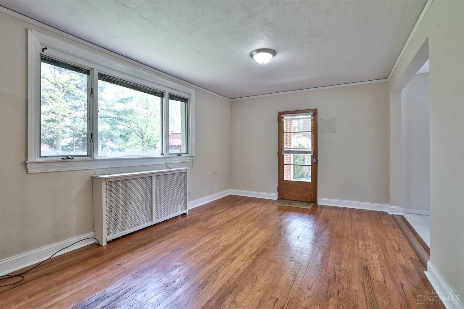 22 Avenell Lane, Greenhills, Ohio image 10