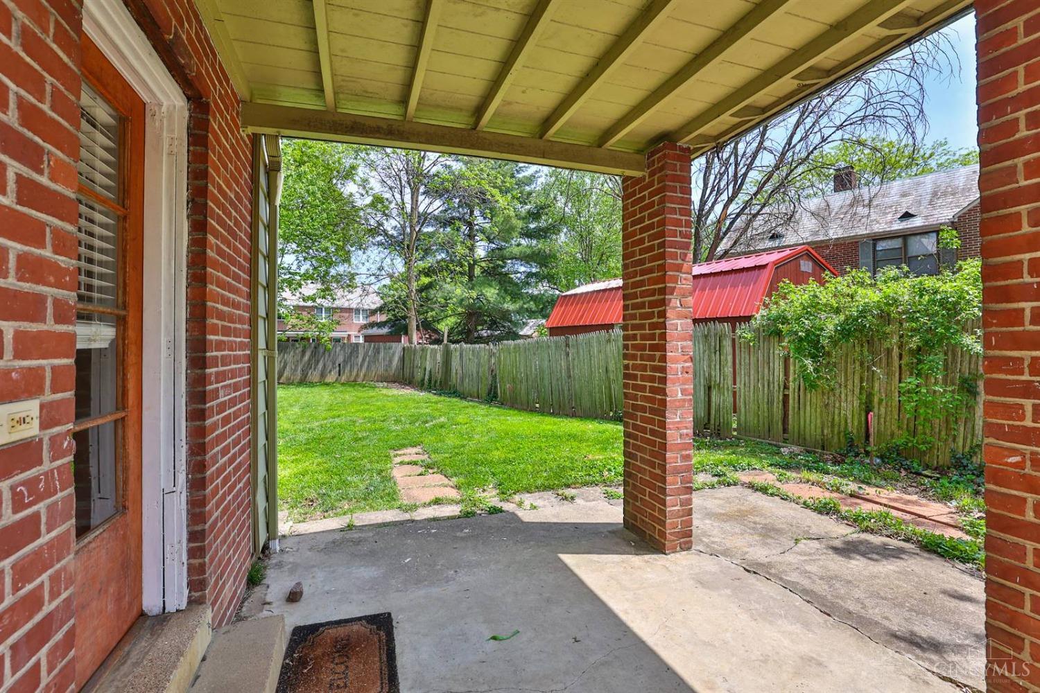 22 Avenell Lane, Greenhills, Ohio image 31