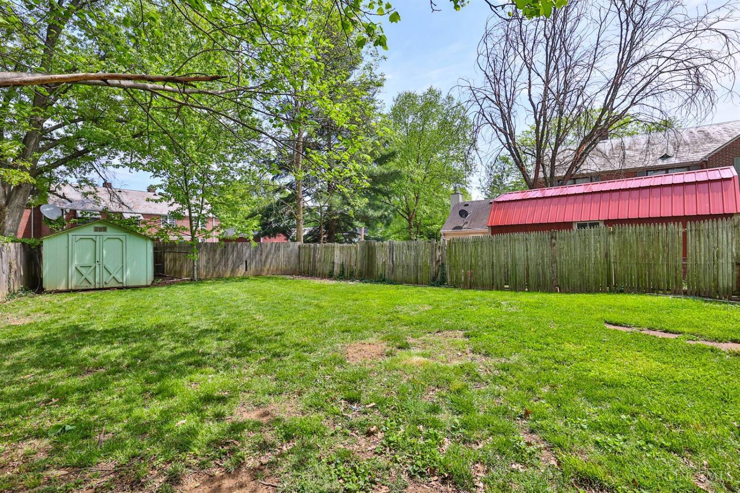 22 Avenell Lane, Greenhills, Ohio image 29