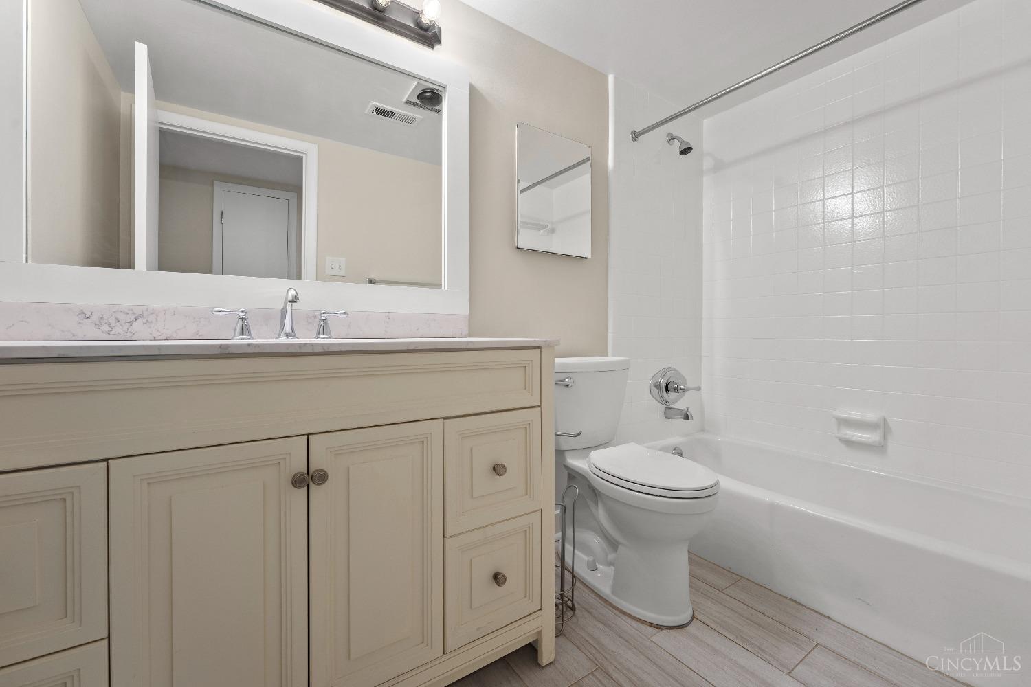 3566 Amberacres Drive #6, Cincinnati, Ohio image 18