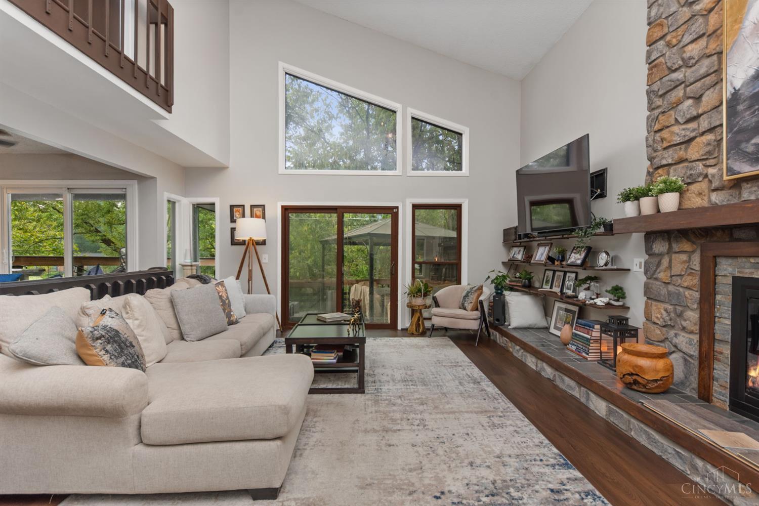 1819 Bell Tower Circle
