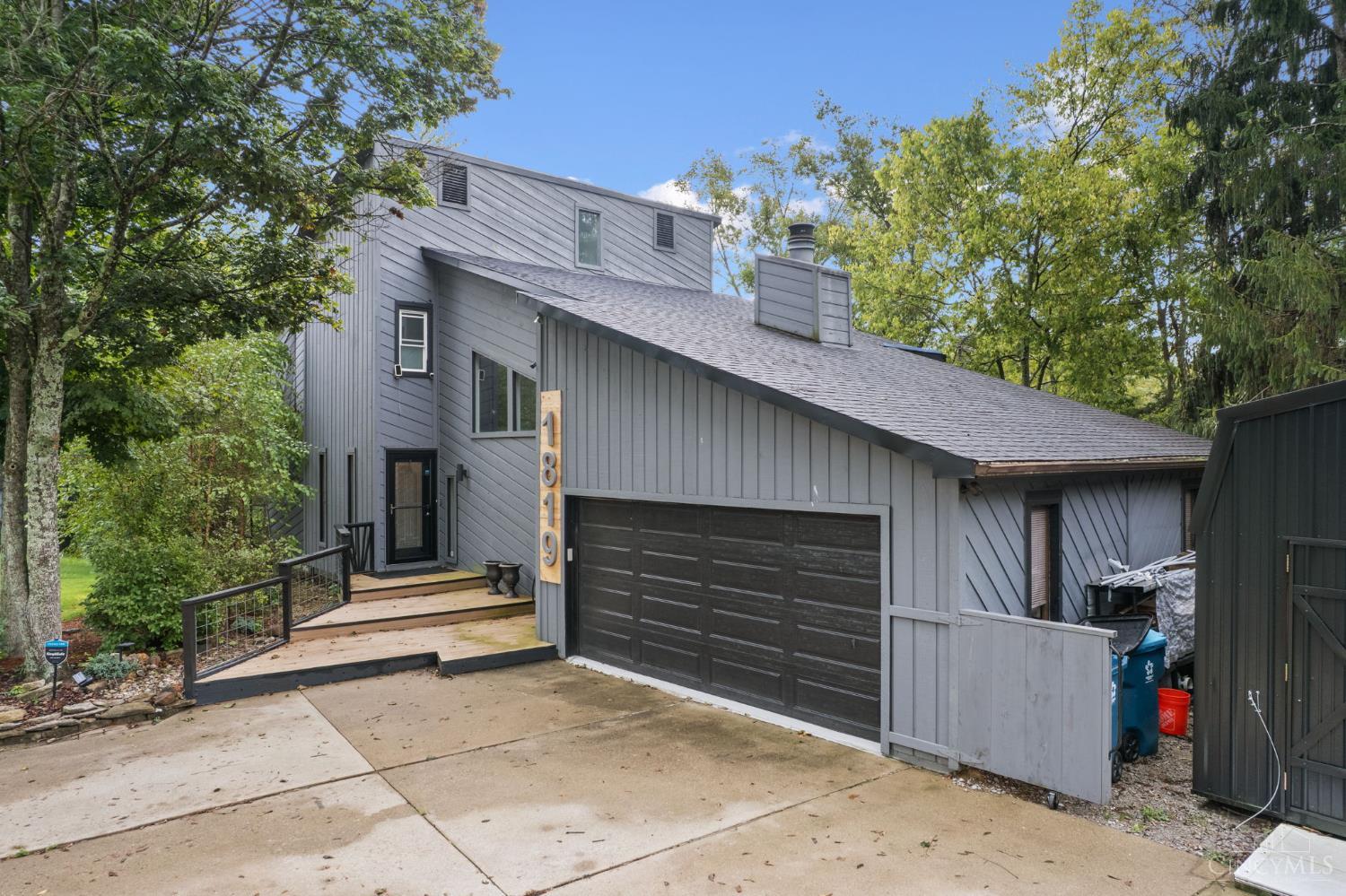 1819 Bell Tower Circle