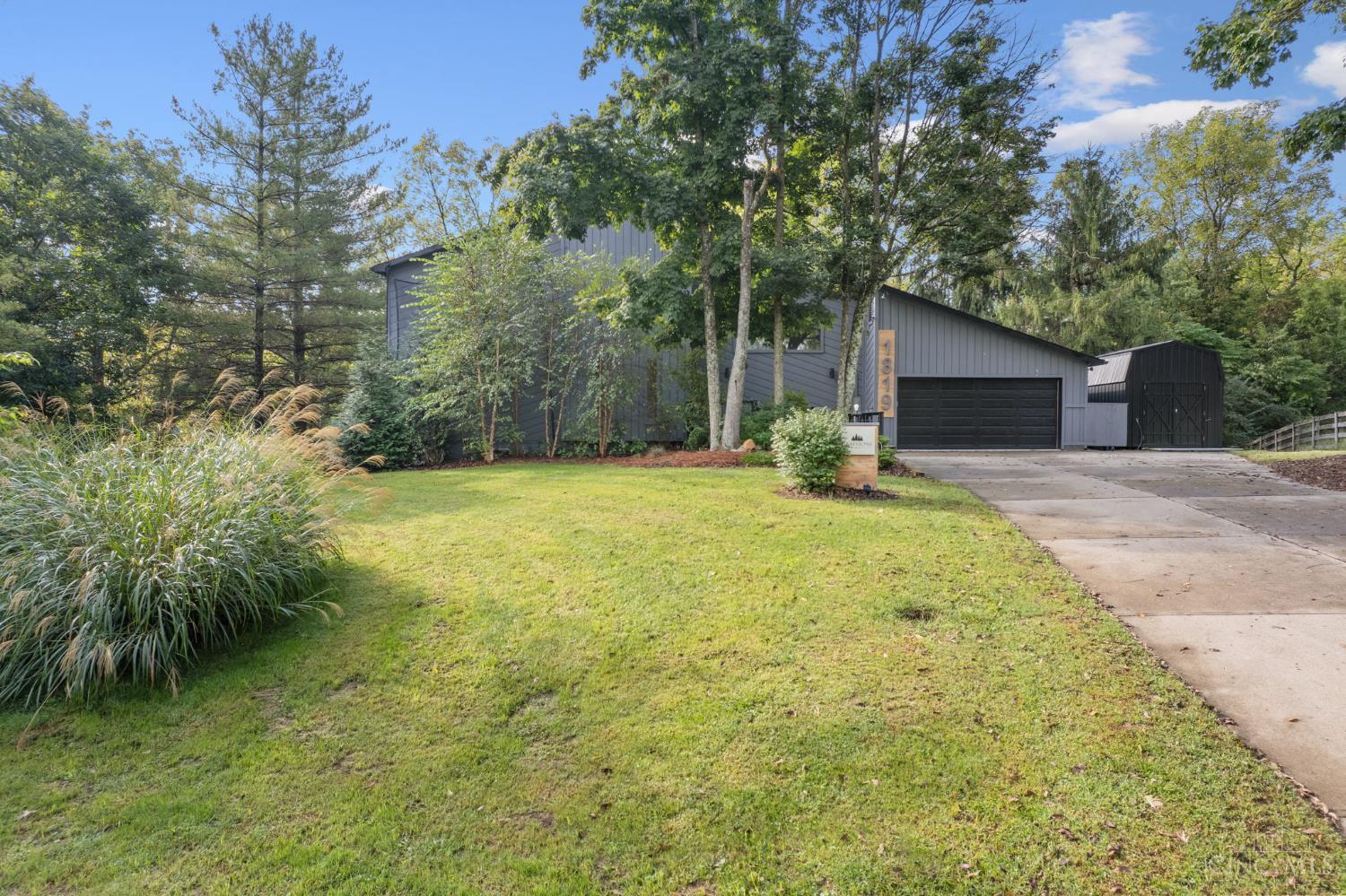 1819 Bell Tower Circle