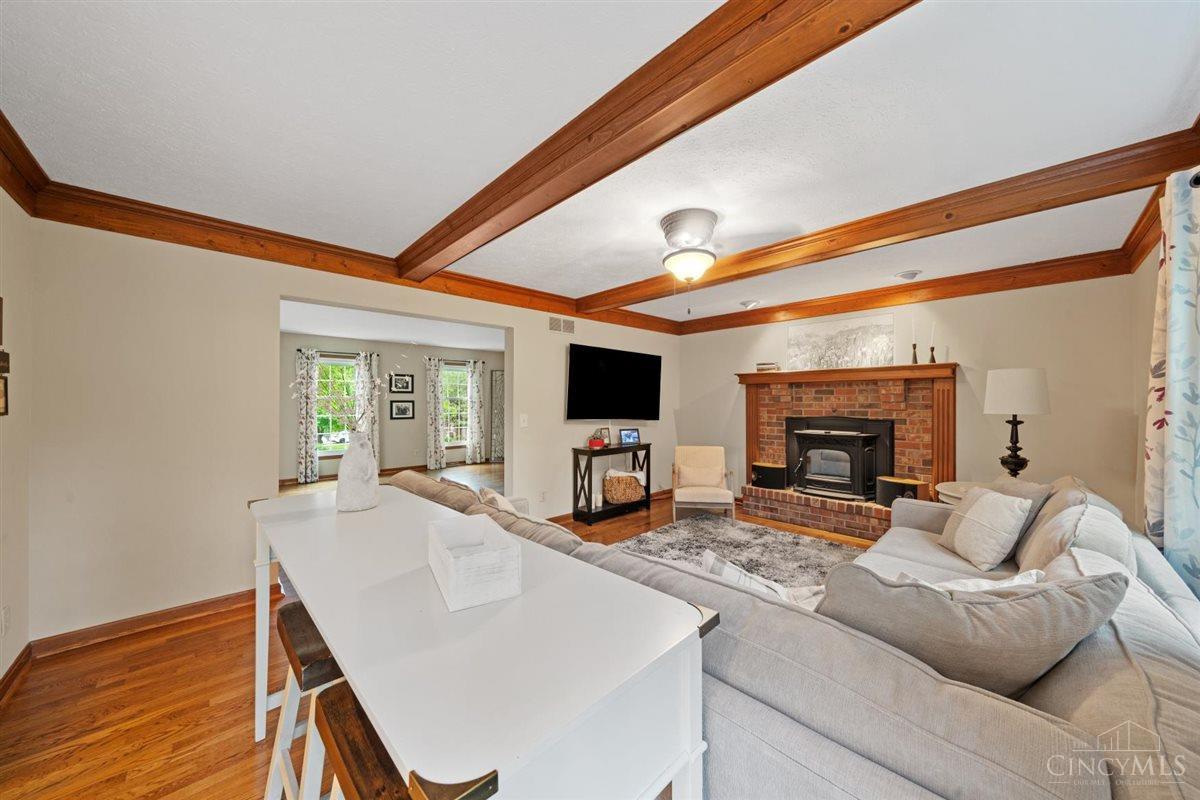 2001 Beechglen Court