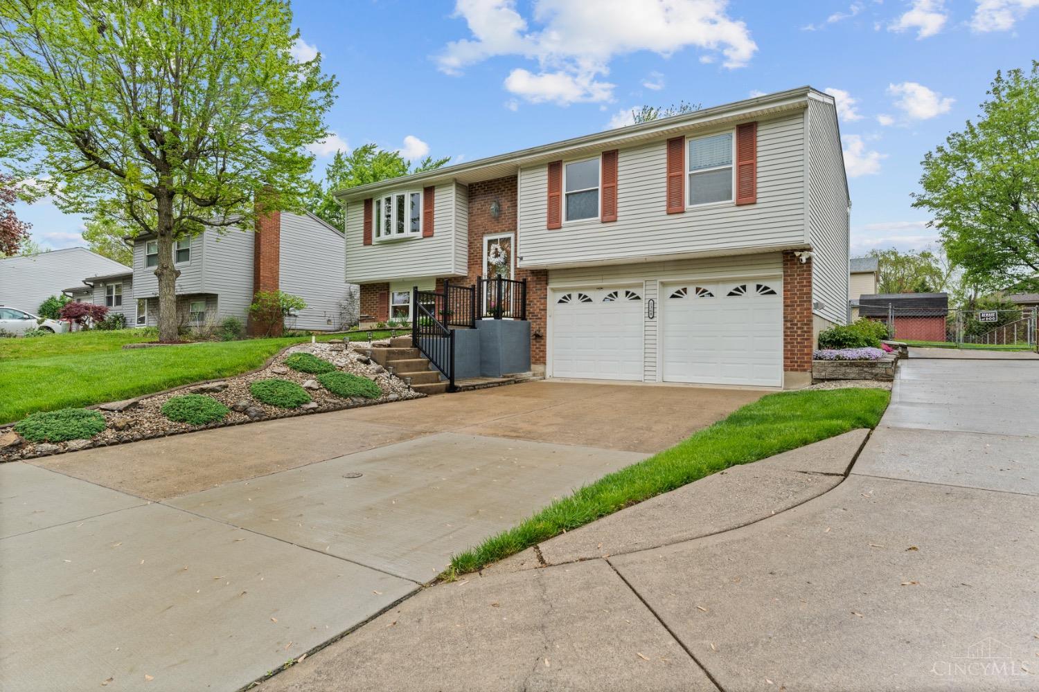 1368 Firethorne Drive, Mason, Ohio image 4