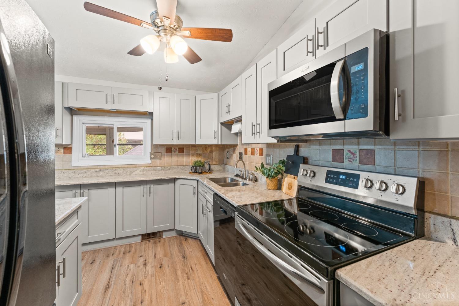 1368 Firethorne Drive, Mason, Ohio image 15