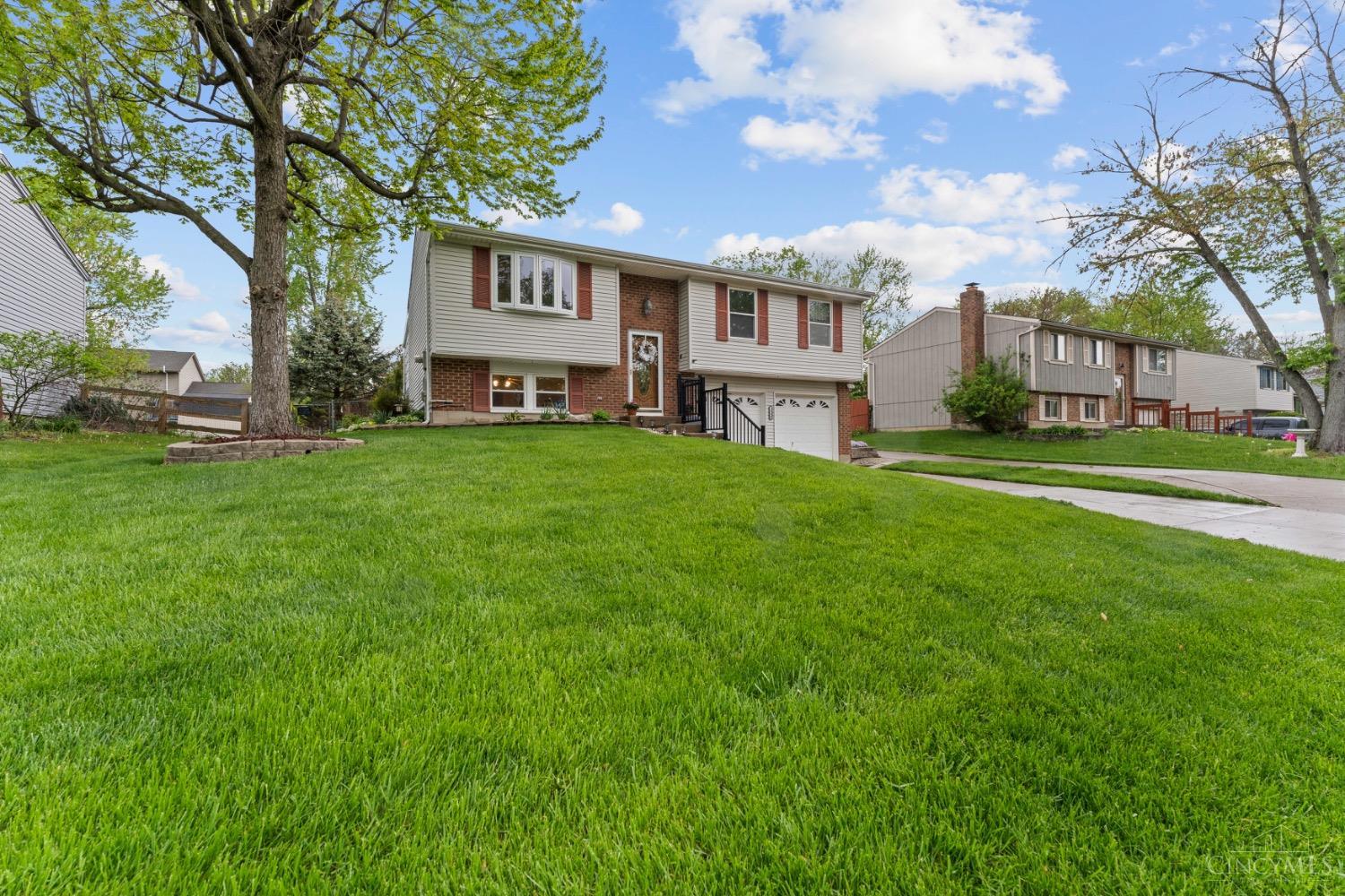 1368 Firethorne Drive, Mason, Ohio image 3