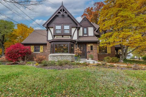 Photo of 6401 Hamilton Avenue, Cincinnati, OH 45224 (MLS # 1861140)