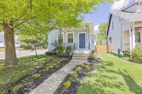 Photo of 4150 Maple Drive, Cincinnati, OH 45209 (MLS # 1876493)